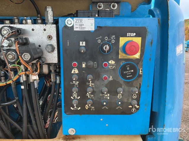 2012 Genie Z45/25J 4WD Diesel Articulating Boom Lift - Zglobna platforma: slika 4 2012 Genie Z45/25J 4WD Diesel Articulating Boom Lift - Zglobna platforma: slika 4