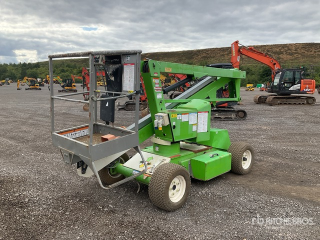 2015 Nifty-Lift HR12NDE 2WD Diesel Articulating Boom Lift - Zglobna platforma: slika 4 2015 Nifty-Lift HR12NDE 2WD Diesel Articulating Boom Lift - Zglobna platforma: slika 4