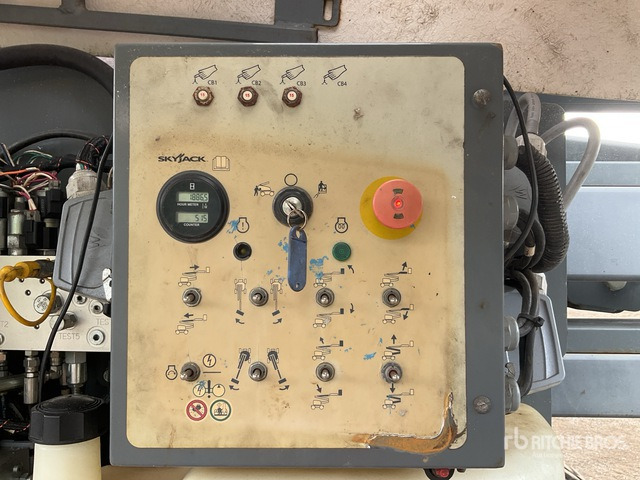 2015 Skyjack SJ51AJ 4WD Diesel Articulating Boom Lift - Zglobna platforma: slika 5 2015 Skyjack SJ51AJ 4WD Diesel Articulating Boom Lift - Zglobna platforma: slika 5