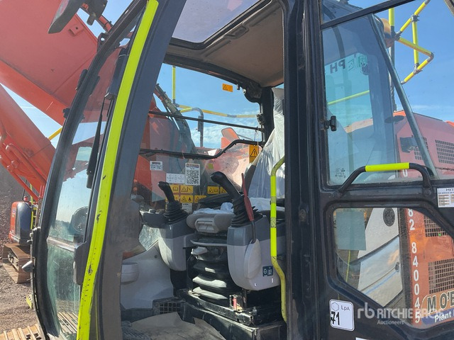 Bager guseničar 2018 Hitachi ZX225USLC-6 Tracked Excavator: slika 6