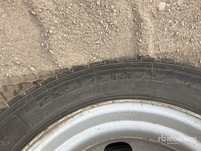 2021 Mitsubishi Canter 4x2 Flatbed Truck - Kamion sa tovarnim sandukom: slika 5 2021 Mitsubishi Canter 4x2 Flatbed Truck - Kamion sa tovarnim sandukom: slika 5