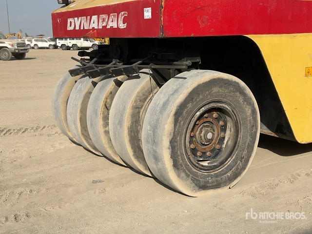 2002 Dynapac CP 271 9 Wheel Pneumatic Roller - Pneumatski valjak: slika 5 2002 Dynapac CP 271 9 Wheel Pneumatic Roller - Pneumatski valjak: slika 5