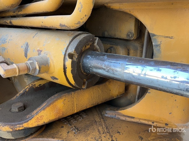 2003 Cat 740 - Zglobni kiper: slika 5 2003 Cat 740 - Zglobni kiper: slika 5
