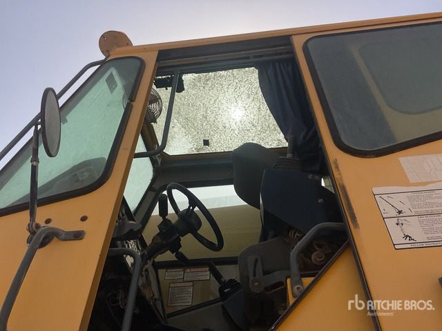 2007 Grove RT700E 55 ton 4x4x4 (Inoperable) Rough Terrain Crane - Autokran za teške terene: slika 4 2007 Grove RT700E 55 ton 4x4x4 (Inoperable) Rough Terrain Crane - Autokran za teške terene: slika 4