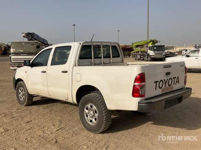 2014 Toyota Hilux 4x4 Crew Cab Pickup - Pikap: slika 2 2014 Toyota Hilux 4x4 Crew Cab Pickup - Pikap: slika 2