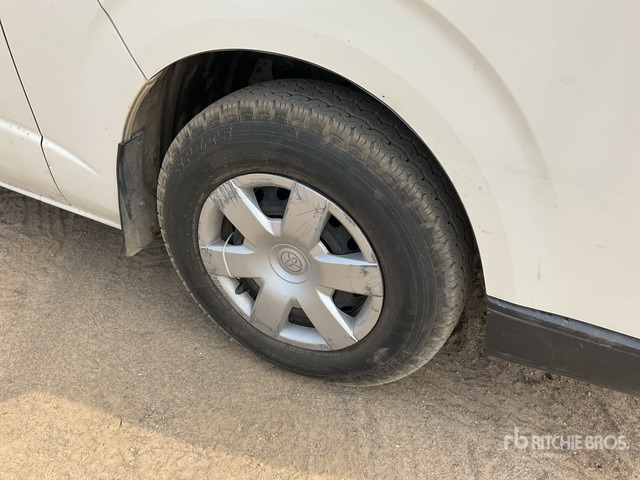 2018 Toyota Hiace 4x2 15-Seat Mini Bus - Minibus, Putnički kombi: slika 5 2018 Toyota Hiace 4x2 15-Seat Mini Bus - Minibus, Putnički kombi: slika 5