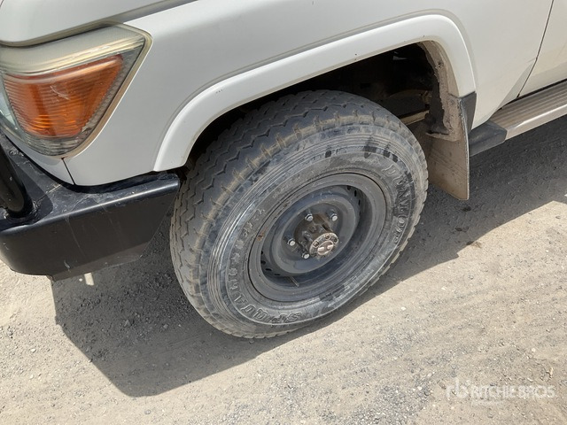 2018 Toyota Land Cruiser 76L 4x4 SUV - SUVSUV: slika 5 2018 Toyota Land Cruiser 76L 4x4 SUV - SUVSUV: slika 5