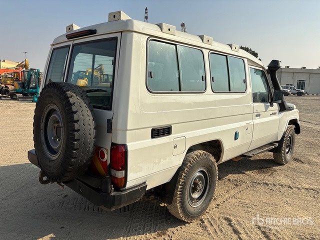 2018 Toyota Land Cruiser 78R 4x4 SUV - SUVSUV: slika 3 2018 Toyota Land Cruiser 78R 4x4 SUV - SUVSUV: slika 3