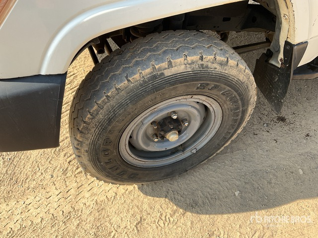 2018 Toyota Land Cruiser 78R 4x4 SUV - SUVSUV: slika 4 2018 Toyota Land Cruiser 78R 4x4 SUV - SUVSUV: slika 4