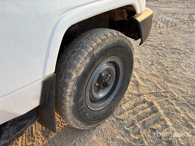 2018 Toyota Land Cruiser 78R 4x4 SUV - SUVSUV: slika 4 2018 Toyota Land Cruiser 78R 4x4 SUV - SUVSUV: slika 4