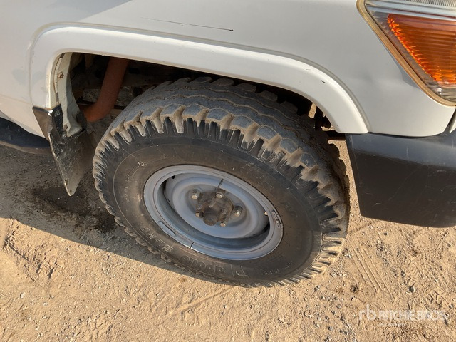 2018 Toyota Land Cruiser 78R 4x4 SUV - SUVSUV: slika 4 2018 Toyota Land Cruiser 78R 4x4 SUV - SUVSUV: slika 4