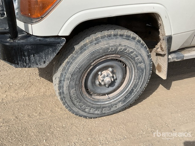 2019 Toyota Land Cruiser 76L 4x4 SUV - SUVSUV: slika 5 2019 Toyota Land Cruiser 76L 4x4 SUV - SUVSUV: slika 5