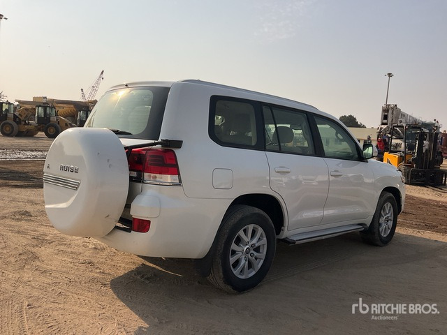2019 Toyota Land Cruiser GXR- 200L 4x4 SUV - SUVSUV: slika 3 2019 Toyota Land Cruiser GXR- 200L 4x4 SUV - SUVSUV: slika 3