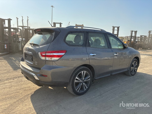 2020 Nissan Pathfinder SV 4WD Hybrid SUV - SUVSUV: slika 3 2020 Nissan Pathfinder SV 4WD Hybrid SUV - SUVSUV: slika 3