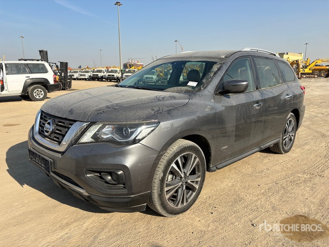 2020 Nissan Pathfinder SV 4WD Hybrid SUV - SUVSUV: slika 1 2020 Nissan Pathfinder SV 4WD Hybrid SUV - SUVSUV: slika 1