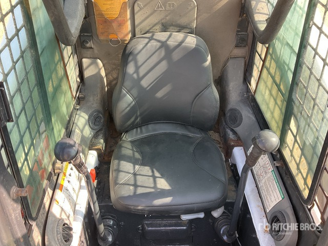 Bobcat S300 Skid Steer Loader - Mini utovarivač: slika 5 Bobcat S300 Skid Steer Loader - Mini utovarivač: slika 5