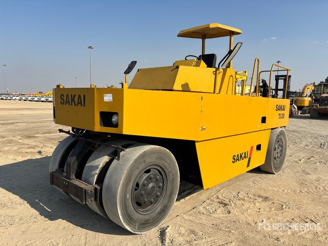 Sakai TS200 Pneumatic Roller - Pneumatski valjak: slika 1 Sakai TS200 Pneumatic Roller - Pneumatski valjak: slika 1