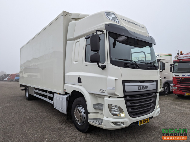 DAF CF 370 FA 4x2 Spacecab Euro6 - GeslotenBak 8.2M + Laadklep 2000kg - HardHouten vloer - 10/2025APK - Kamion sa zatvorenim sandukom: slika 5 DAF CF 370 FA 4x2 Spacecab Euro6 - GeslotenBak 8.2M + Laadklep 2000kg - HardHouten vloer - 10/2025APK - Kamion sa zatvorenim sandukom: slika 5