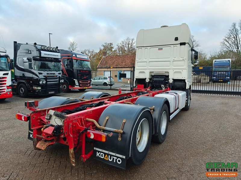 DAF XF 510 FAS 6x2 Superspacecab Euro6 - Retarder - Vollucht - 10Tires - ChassisCabine - LiftAs - VBG Vangmuilkoppeling - Navi - Kamion sa golom šasijom i zatvorenom kabinom: slika 3 DAF XF 510 FAS 6x2 Superspacecab Euro6 - Retarder - Vollucht - 10Tires - ChassisCabine - LiftAs - VBG Vangmuilkoppeling - Navi - Kamion sa golom šasijom i zatvorenom kabinom: slika 3
