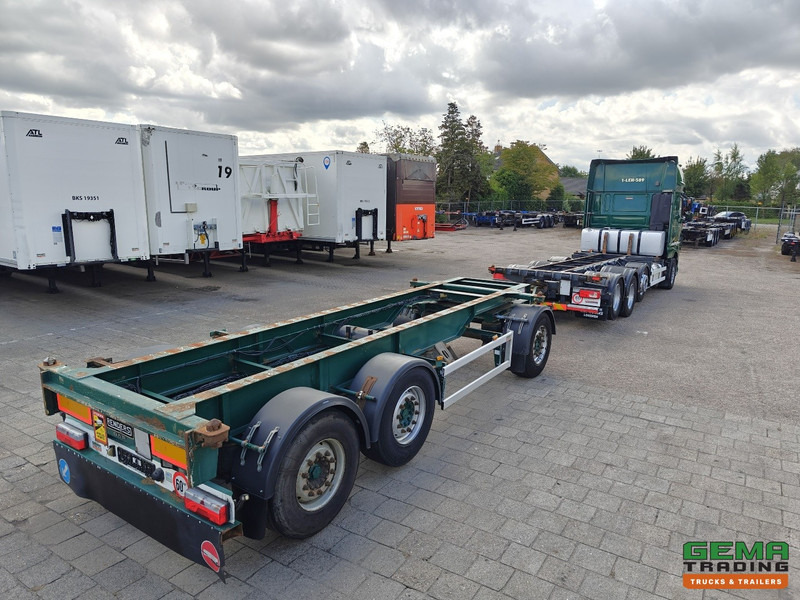 DAF XF510 8x2/4 SuperSpaceCab Euro5 - Retarder - StandAirco - 20FT ContainerCombi + 3 Assige Renders aanhanger - - Kamion za prevoz kontejnera/ Kamion sa promenjivim sandukom: slika 2 DAF XF510 8x2/4 SuperSpaceCab Euro5 - Retarder - StandAirco - 20FT ContainerCombi + 3 Assige Renders aanhanger - - Kamion za prevoz kontejnera/ Kamion sa promenjivim sandukom: slika 2