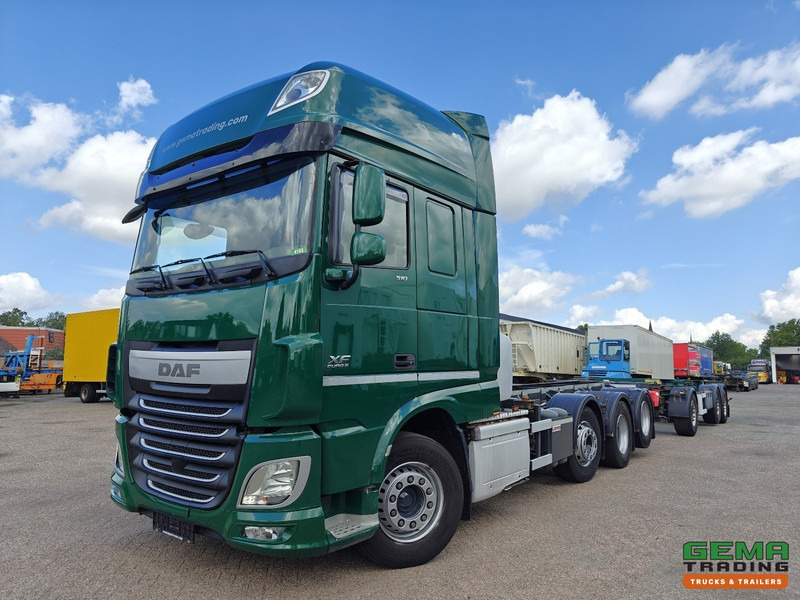 DAF XF510 8x2/4 SuperSpaceCab Euro5 - Retarder - StandAirco - 20FT ContainerCombi + 3 Assige Renders aanhanger - - Kamion za prevoz kontejnera/ Kamion sa promenjivim sandukom: slika 1 DAF XF510 8x2/4 SuperSpaceCab Euro5 - Retarder - StandAirco - 20FT ContainerCombi + 3 Assige Renders aanhanger - - Kamion za prevoz kontejnera/ Kamion sa promenjivim sandukom: slika 1