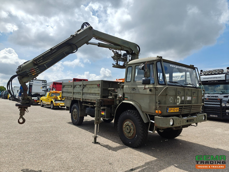 DAF YAK 4440 4x4 Dagcabine Euro0 - Open Laadbak 4.17m - Hiab 965/75 - Rotator - Ringfeder - Trekhaak - Kamion sa tovarnim sandukom, Kamion sa dizalicom: slika 4 DAF YAK 4440 4x4 Dagcabine Euro0 - Open Laadbak 4.17m - Hiab 965/75 - Rotator - Ringfeder - Trekhaak - Kamion sa tovarnim sandukom, Kamion sa dizalicom: slika 4
