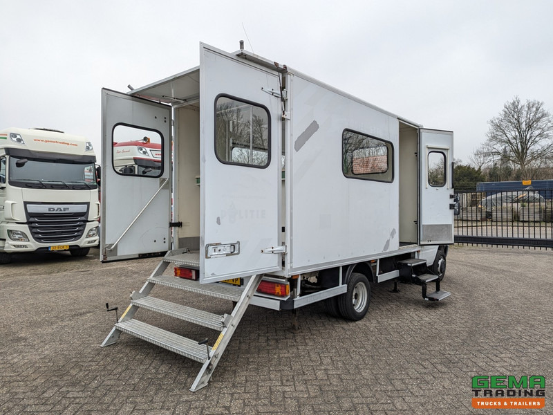 Mercedes-Benz 400-serie 410 D 4x2 Euro2 - Mobiel Kantoor - Standkachel - Hydr. Steunpoten - Eigen Accu's - 26.000KM Origineel - MARGE - Dostavno vozilo: slika 2 Mercedes-Benz 400-serie 410 D 4x2 Euro2 - Mobiel Kantoor - Standkachel - Hydr. Steunpoten - Eigen Accu's - 26.000KM Origineel - MARGE - Dostavno vozilo: slika 2
