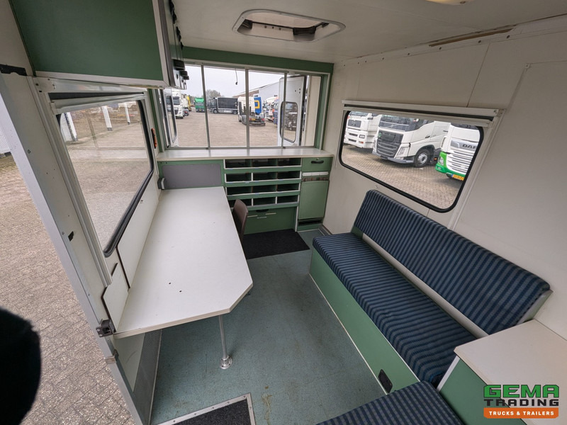 Mercedes-Benz 400-serie 410 D 4x2 Euro2 - Mobiel Kantoor - Standkachel - Hydr. Steunpoten - Eigen Accu's - 26.000KM Origineel - MARGE - Dostavno vozilo: slika 4 Mercedes-Benz 400-serie 410 D 4x2 Euro2 - Mobiel Kantoor - Standkachel - Hydr. Steunpoten - Eigen Accu's - 26.000KM Origineel - MARGE - Dostavno vozilo: slika 4