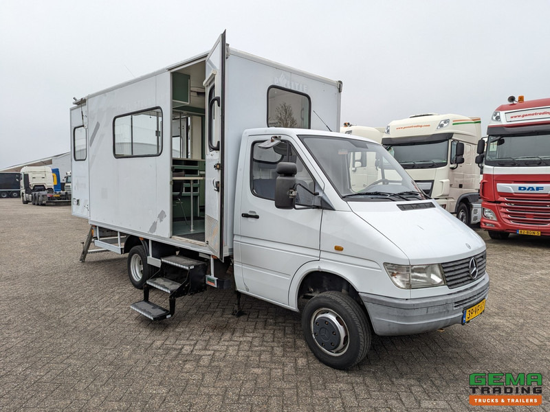 Mercedes-Benz 400-serie 410 D 4x2 Euro2 - Mobiel Kantoor - Standkachel - Hydr. Steunpoten - Eigen Accu's - 26.000KM Origineel - MARGE - Dostavno vozilo: slika 3 Mercedes-Benz 400-serie 410 D 4x2 Euro2 - Mobiel Kantoor - Standkachel - Hydr. Steunpoten - Eigen Accu's - 26.000KM Origineel - MARGE - Dostavno vozilo: slika 3