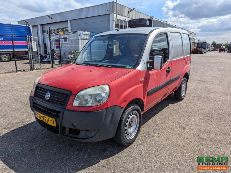 Fiat Doblò 1.9 JTD Euro4 - Handgeschakeld - Trekhaak - Mali kombi: slika 1 Fiat Doblò 1.9 JTD Euro4 - Handgeschakeld - Trekhaak - Mali kombi: slika 1