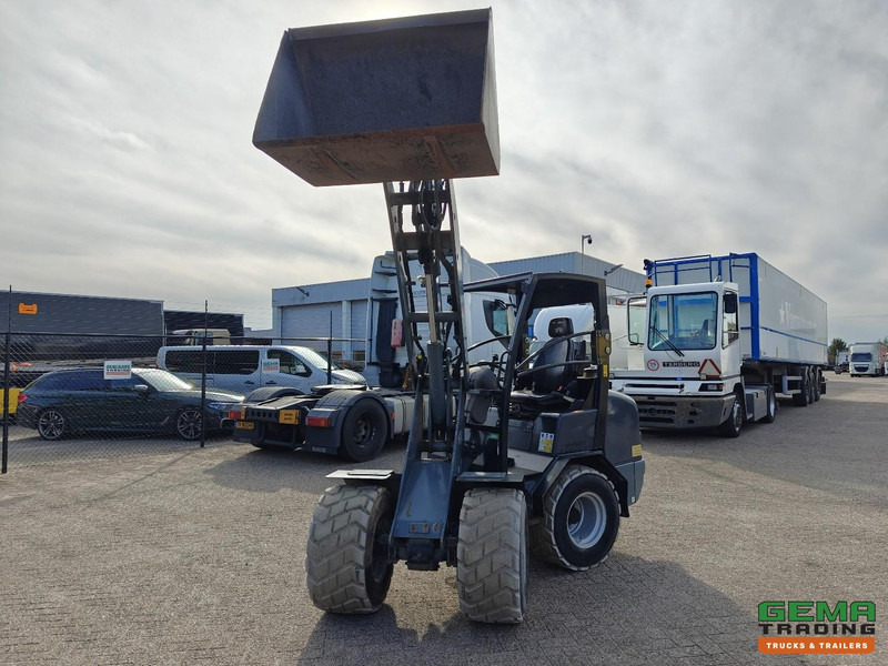 Giant V452T 3585 uren - Wiellader - Landbouw Kenteken - Vangmuil - Grondbak - Non-Marking Banden - Kompaktni utovarivač guseničar: slika 5 Giant V452T 3585 uren - Wiellader - Landbouw Kenteken - Vangmuil - Grondbak - Non-Marking Banden - Kompaktni utovarivač guseničar: slika 5