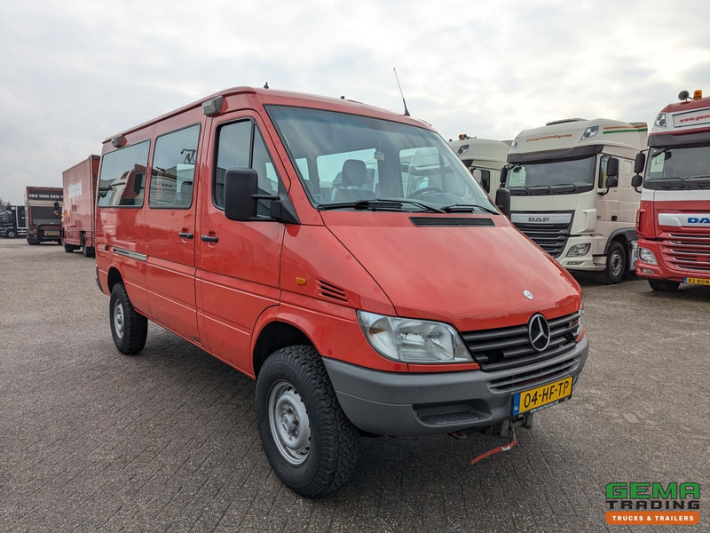 Mercedes-Benz 316 CDI 4x4 Euro3 - 59.000km - 9 Persoons - Lier - 3 Sperren! Hoge en Lage Gearing - Minibus, Putnički kombi: slika 2 Mercedes-Benz 316 CDI 4x4 Euro3 - 59.000km - 9 Persoons - Lier - 3 Sperren! Hoge en Lage Gearing - Minibus, Putnički kombi: slika 2