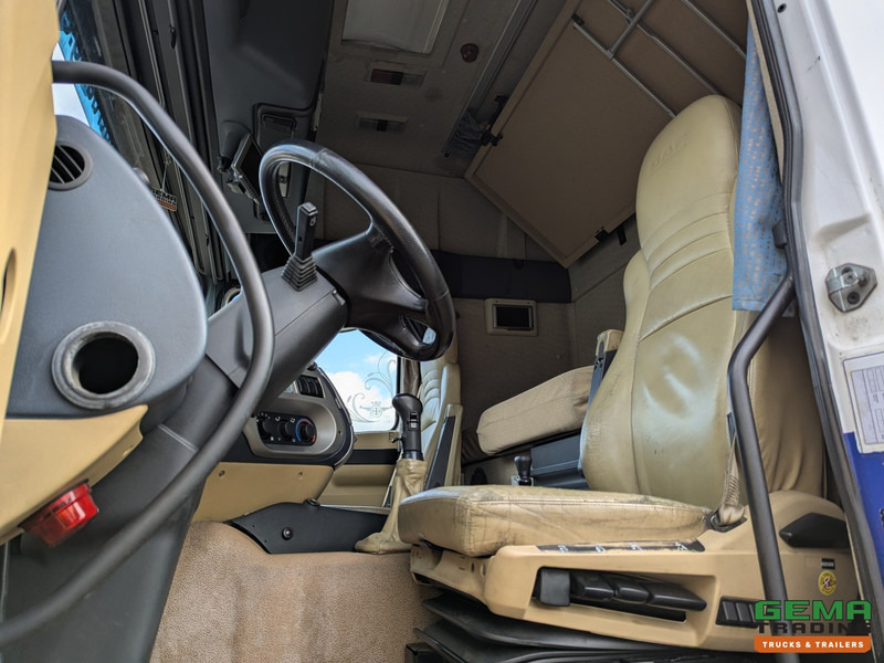 DAF 95XF.480 4x2 Superspacecab Euro3 - Handgeschakeld - Limited Edition Interieur - Side Skirts - Luchthoorns - Tegljač: slika 5 DAF 95XF.480 4x2 Superspacecab Euro3 - Handgeschakeld - Limited Edition Interieur - Side Skirts - Luchthoorns - Tegljač: slika 5