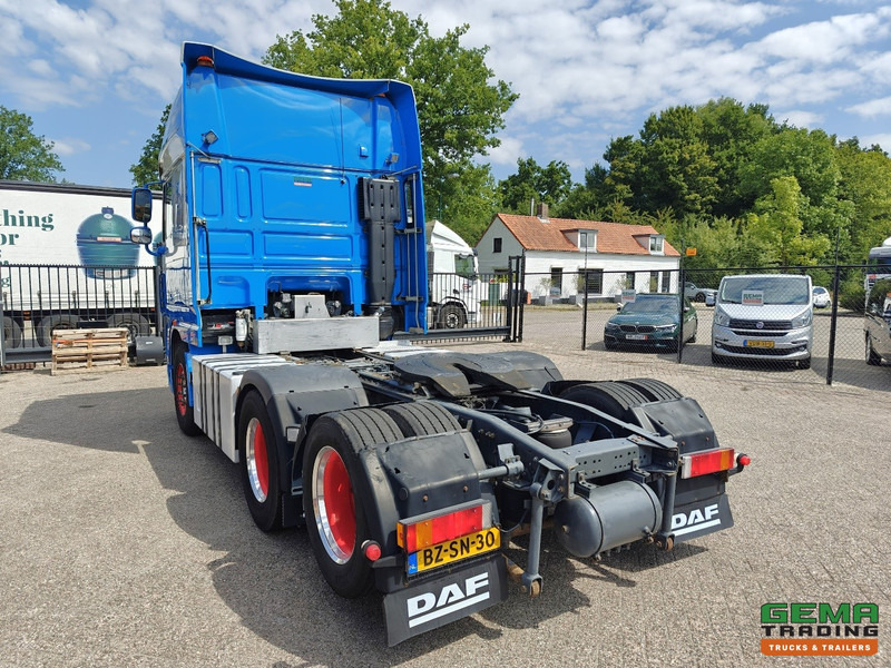 DAF FTS XF105.510 6x2 SuperSpaceCab Euro5 - Retarder - Dubbele Tanks - 10 Banden - Schuifschotel - NL TRUCK - Tegljač: slika 4 DAF FTS XF105.510 6x2 SuperSpaceCab Euro5 - Retarder - Dubbele Tanks - 10 Banden - Schuifschotel - NL TRUCK - Tegljač: slika 4