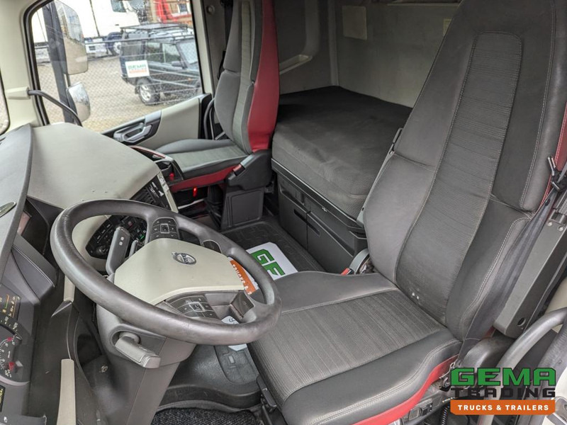 Volvo FH420 4x2 Euro6 FH420 4x2 Globetrotter Euro6 - XLOW / Mega - VEB+ - Double Tanks - Air Suspension Volvo FH420 4x2 Euro6 FH420 4x2 Globetrotter Euro6 - XLOW / Mega - VEB+ - Double Tanks - Air Suspension: slika 13 Volvo FH420 4x2 Euro6 FH420 4x2 Globetrotter Euro6 - XLOW / Mega - VEB+ - Double Tanks - Air Suspension Volvo FH420 4x2 Euro6 FH420 4x2 Globetrotter Euro6 - XLOW / Mega - VEB+ - Double Tanks - Air Suspension: slika 13