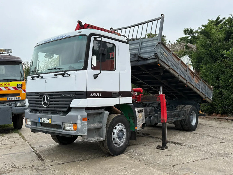 Mercedes-Benz Actros 1831 V6 4X2 Tipper + crane EPS Manual Gearbox 3 peddal - Istovarivač, Kamion sa dizalicom: slika 2 Mercedes-Benz Actros 1831 V6 4X2 Tipper + crane EPS Manual Gearbox 3 peddal - Istovarivač, Kamion sa dizalicom: slika 2