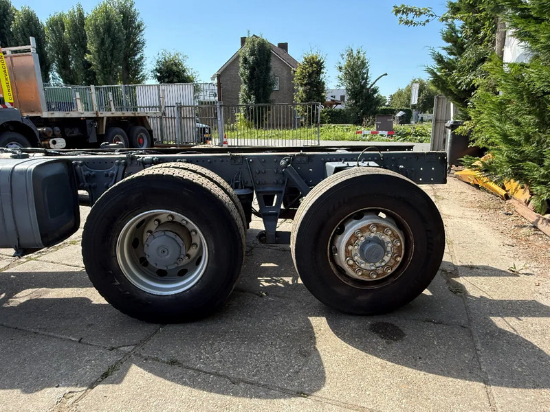 Mercedes-Benz Actros 2540 V6 6X2 Chassis Spring/Air Manual gearbox - Kamion sa golom šasijom i zatvorenom kabinom: slika 4 Mercedes-Benz Actros 2540 V6 6X2 Chassis Spring/Air Manual gearbox - Kamion sa golom šasijom i zatvorenom kabinom: slika 4