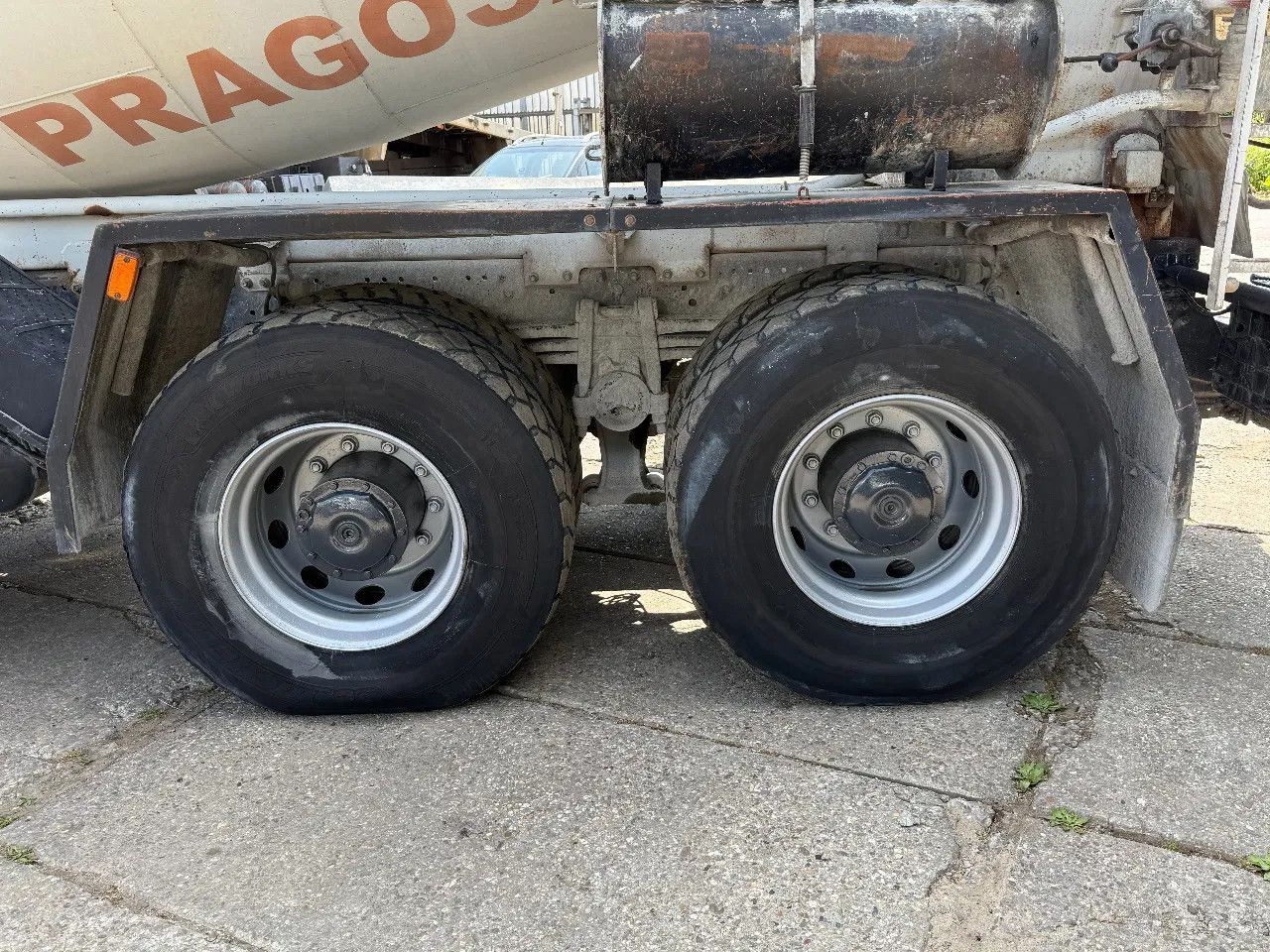 Mercedes-Benz Actros 3236 MP2 V6 8X4 9M3 Beton Mixer Spring/Sp - Mikser za beton: slika 5 Mercedes-Benz Actros 3236 MP2 V6 8X4 9M3 Beton Mixer Spring/Sp - Mikser za beton: slika 5