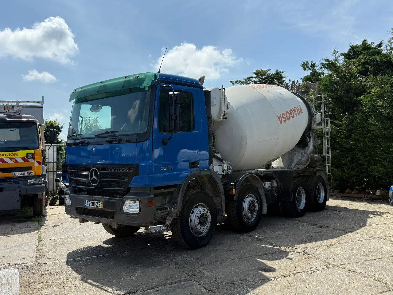 Mercedes-Benz Actros 3236 MP2 V6 8X4 9M3 Beton Mixer Spring/Sp - Mikser za beton: slika 2 Mercedes-Benz Actros 3236 MP2 V6 8X4 9M3 Beton Mixer Spring/Sp - Mikser za beton: slika 2
