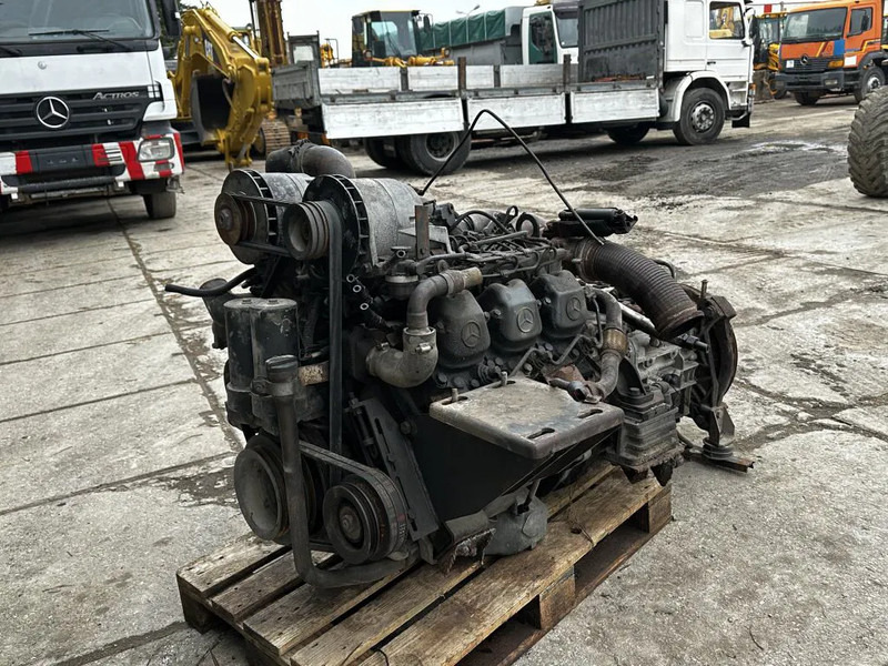Mercedes-Benz OM 421 V6 Engine with Turbo 340HP + Gearbox - Motor: slika 4 Mercedes-Benz OM 421 V6 Engine with Turbo 340HP + Gearbox - Motor: slika 4