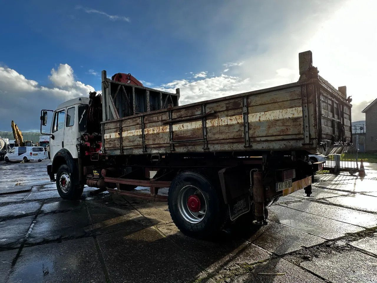 Mercedes-Benz SK 1935 V8 4X2 Tipper Spring/Spring AMCO V825 9T Mercedes-Benz SK 1935 V8 4X2 Tipper Spring/Spring AMCO V825 9T - Istovarivač, Kamion sa dizalicom: slika 3 Mercedes-Benz SK 1935 V8 4X2 Tipper Spring/Spring AMCO V825 9T Mercedes-Benz SK 1935 V8 4X2 Tipper Spring/Spring AMCO V825 9T - Istovarivač, Kamion sa dizalicom: slika 3
