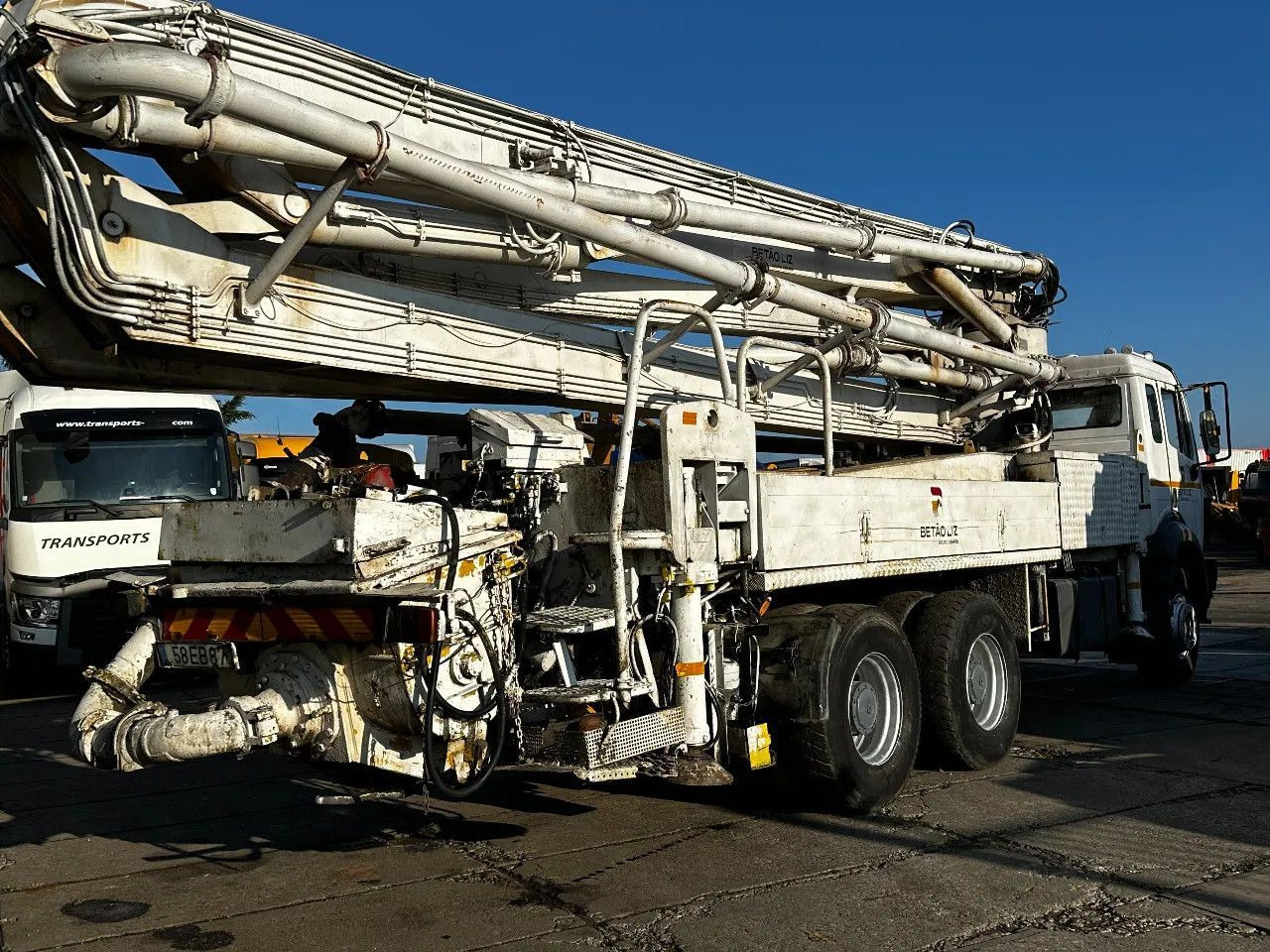 Mercedes-Benz SK 2631 6X4 LSB 36M BETONPOMP 370 BAR Mercedes-Benz SK 2631 6X4 LSB 36M BETONPOMP 370 BAR - Mikser pumpa: slika 4 Mercedes-Benz SK 2631 6X4 LSB 36M BETONPOMP 370 BAR Mercedes-Benz SK 2631 6X4 LSB 36M BETONPOMP 370 BAR - Mikser pumpa: slika 4