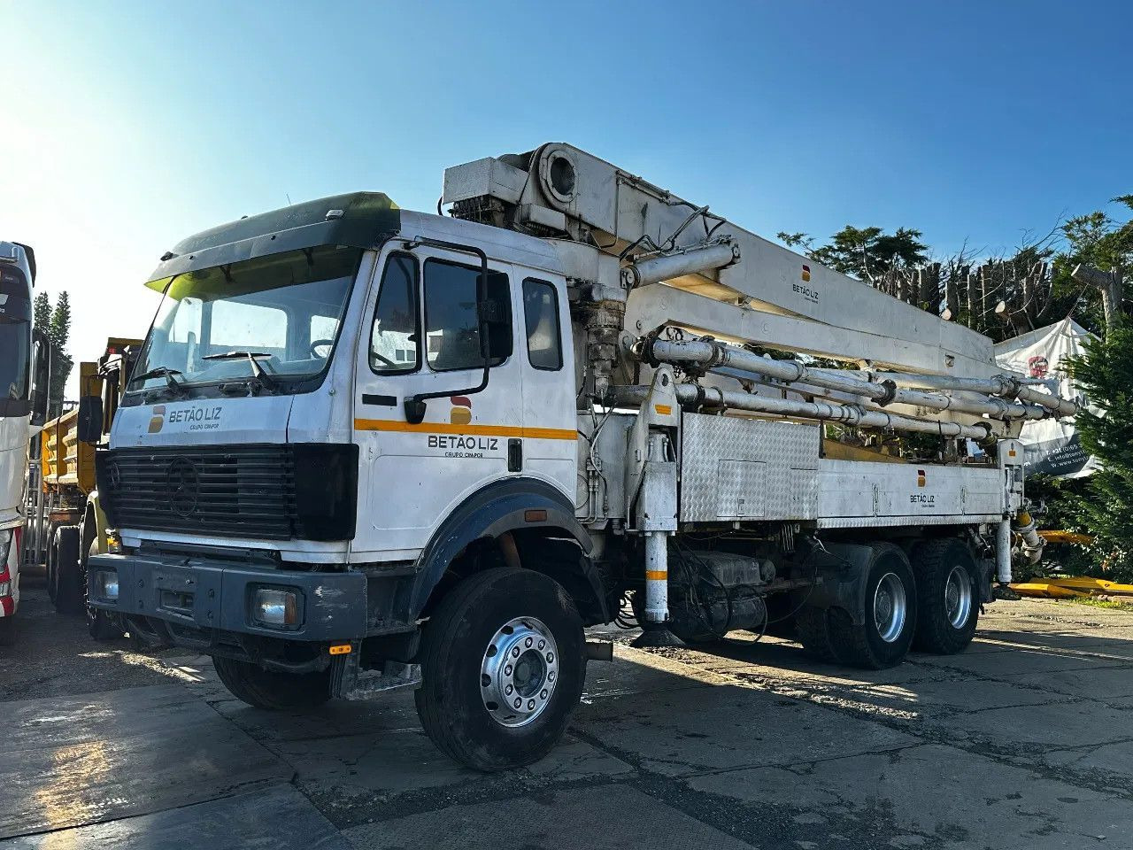 Mercedes-Benz SK 2631 6X4 LSB 36M BETONPOMP 370 BAR Mercedes-Benz SK 2631 6X4 LSB 36M BETONPOMP 370 BAR - Mikser pumpa: slika 2 Mercedes-Benz SK 2631 6X4 LSB 36M BETONPOMP 370 BAR Mercedes-Benz SK 2631 6X4 LSB 36M BETONPOMP 370 BAR - Mikser pumpa: slika 2