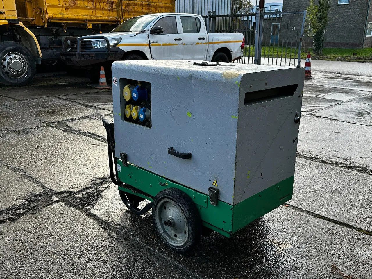 Pramac P6000S2 6KVA Generator Pramac P6000S2 6KVA Generator - Set generatora: slika 4 Pramac P6000S2 6KVA Generator Pramac P6000S2 6KVA Generator - Set generatora: slika 4