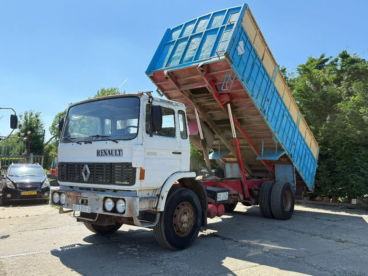 Renault G230 4X2 Tipper Spring/Spring Manual Gearbox - Istovarivač: slika 2 Renault G230 4X2 Tipper Spring/Spring Manual Gearbox - Istovarivač: slika 2