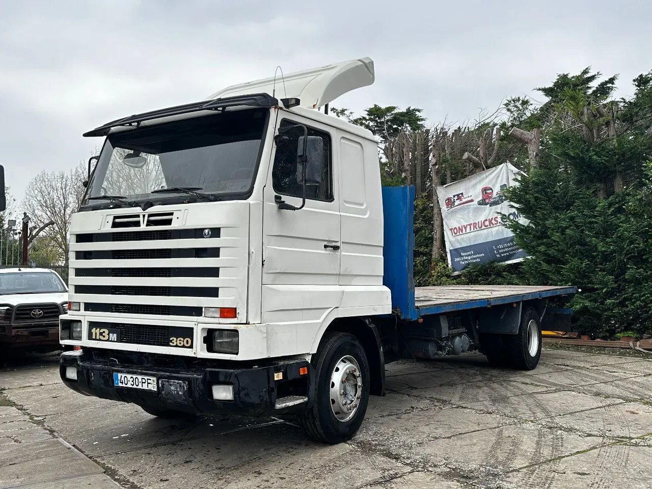 Scania P113-360 4X2 Platform Manual Gear Retarder Scania P113-360 4X2 Platform Manual Gear Retarder - Kamion sa tovarnim sandukom: slika 2 Scania P113-360 4X2 Platform Manual Gear Retarder Scania P113-360 4X2 Platform Manual Gear Retarder - Kamion sa tovarnim sandukom: slika 2
