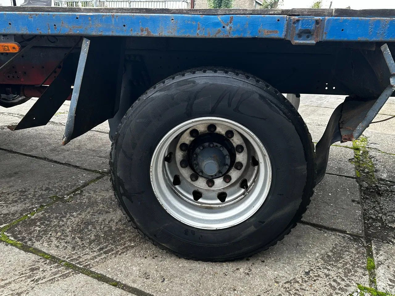 Scania P113-360 4X2 Platform Manual Gear Retarder Scania P113-360 4X2 Platform Manual Gear Retarder - Kamion sa tovarnim sandukom: slika 5 Scania P113-360 4X2 Platform Manual Gear Retarder Scania P113-360 4X2 Platform Manual Gear Retarder - Kamion sa tovarnim sandukom: slika 5