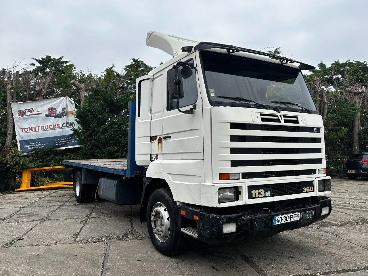 Scania P113-360 4X2 Platform Manual Gear Retarder Scania P113-360 4X2 Platform Manual Gear Retarder - Kamion sa tovarnim sandukom: slika 1 Scania P113-360 4X2 Platform Manual Gear Retarder Scania P113-360 4X2 Platform Manual Gear Retarder - Kamion sa tovarnim sandukom: slika 1