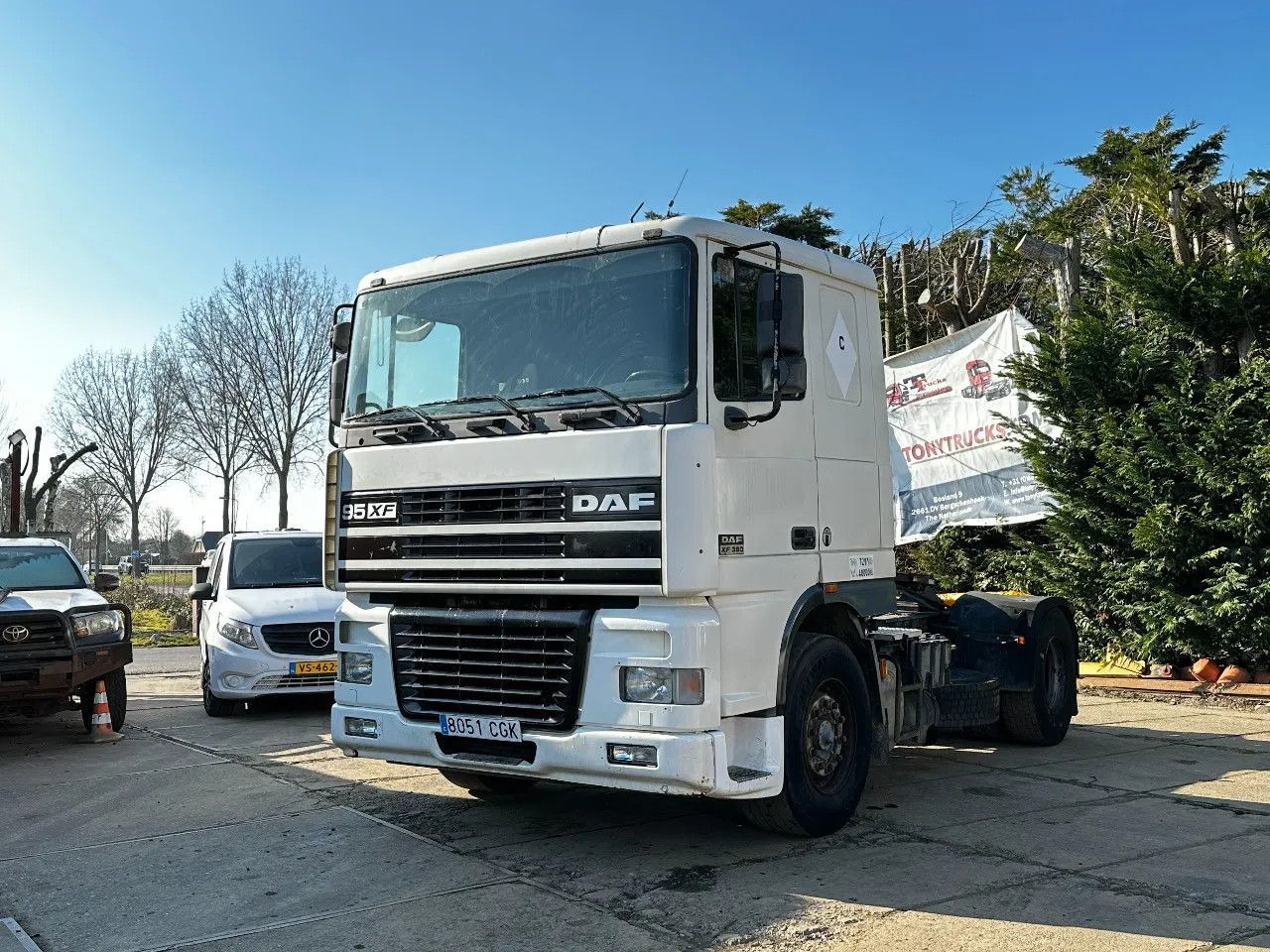 DAF XF 95.380 4X2 Tractor-unit Spring/Air ZF Manual DAF XF 95.380 4X2 Tractor-unit Spring/Air ZF Manual - Tegljač: slika 2 DAF XF 95.380 4X2 Tractor-unit Spring/Air ZF Manual DAF XF 95.380 4X2 Tractor-unit Spring/Air ZF Manual - Tegljač: slika 2