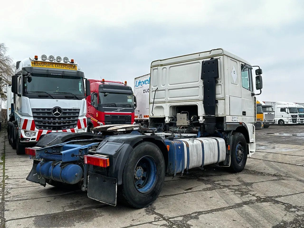 DAF XF 95.380 4X2 Tractor-unit Spring/Air ZF Manual DAF XF 95.380 4X2 Tractor-unit Spring/Air ZF Manual - Tegljač: slika 4 DAF XF 95.380 4X2 Tractor-unit Spring/Air ZF Manual DAF XF 95.380 4X2 Tractor-unit Spring/Air ZF Manual - Tegljač: slika 4